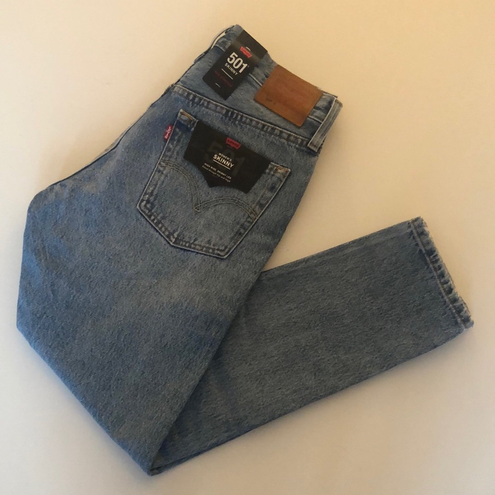 NWT! Levi’s 501 skinny jeans - no stretch. Perfect condition!